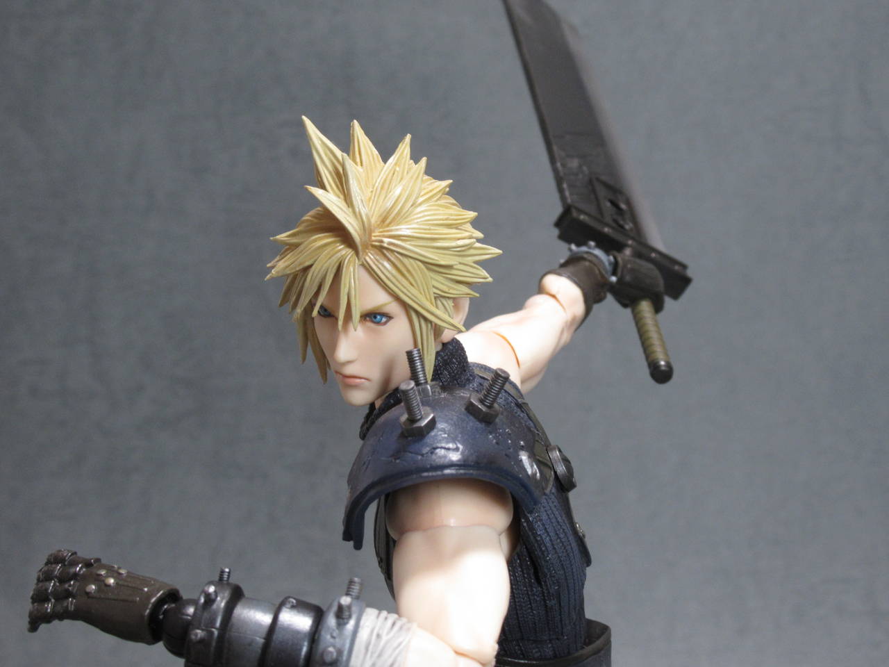 注目の福袋！ FF7リメイク PLAY ARTS改クラウド フィギュアVer2 | www