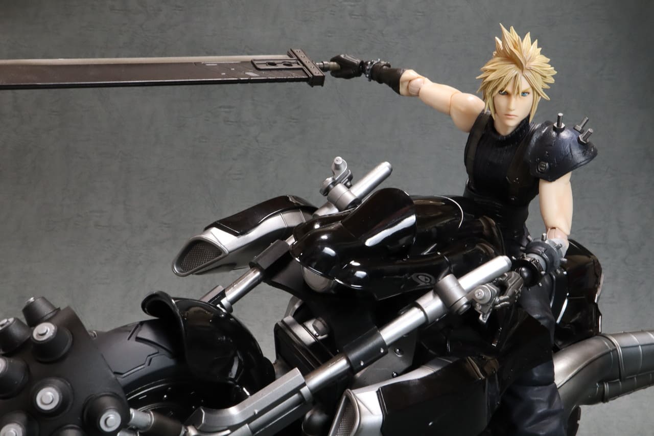 FINAL FANTASY VII REMAKE PLAY ARTS 改 クラウド・ストライフ 