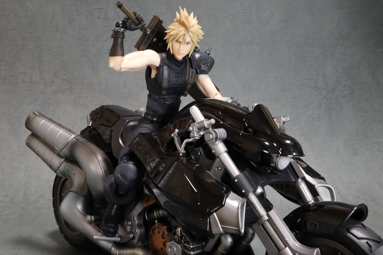 FINAL FANTASY VII REMAKE PLAY ARTS 改 クラウド・ストライフ 