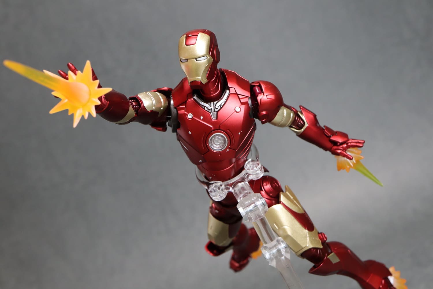 送料込】 S.H.Figuarts トニー スターク Birth of Iron Man