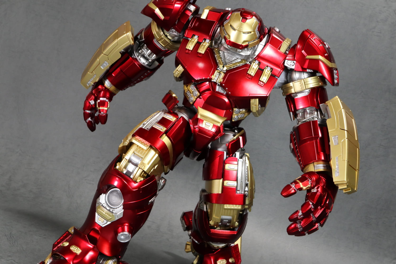 DLX Iron Man Mark 44 “Hulkbuster” （DLX アイアンマン・マーク44