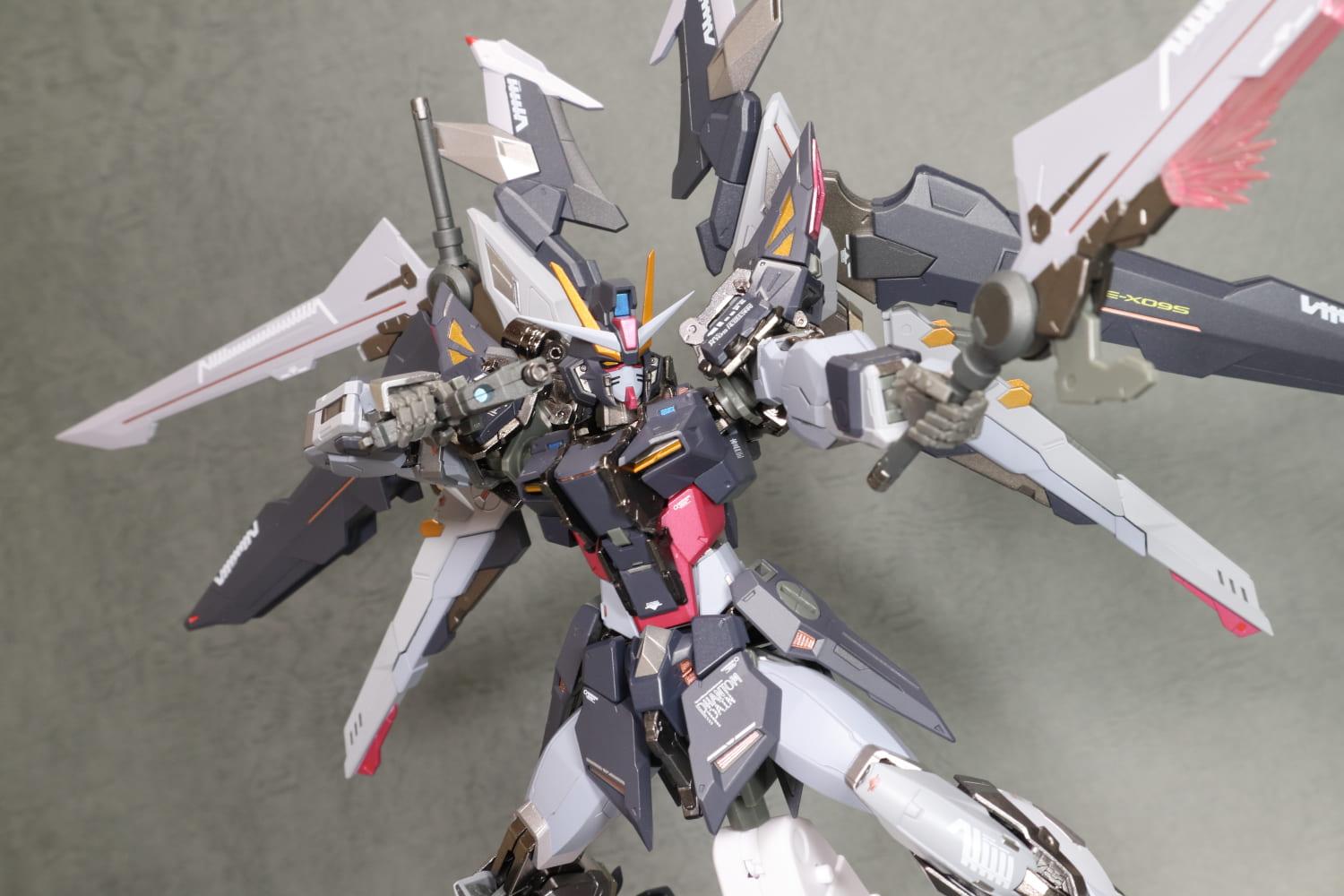 大特価好評】 BANDAI - METAL BUILD ストライクノワール